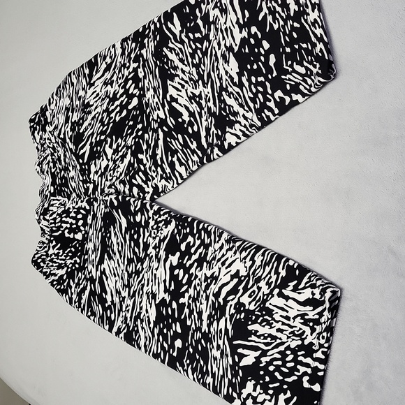 Cuddle Duds Comfort Code Casual Cropped Pants - Picture 3 of 10